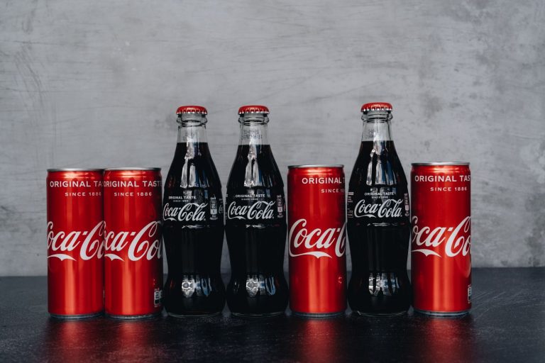 Coca-Cola: cómo quemar las 140 calorías de una lata en un día