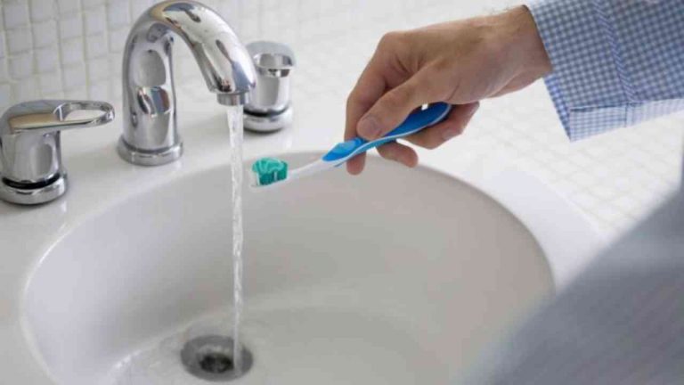 Cómo saber si tu cepillo de dientes está desinfectado