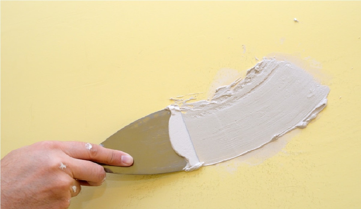 Cómo tapar agujeros en una pared pintada