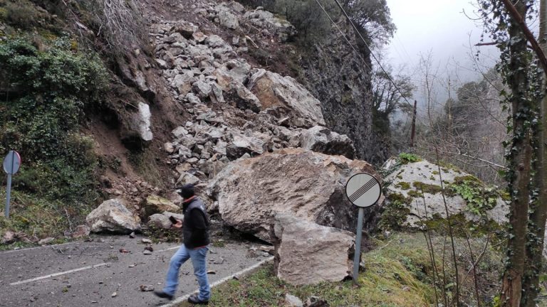 Asturias moviliza 1,4 millones para reparar los daños causados por los temporales en carreteras