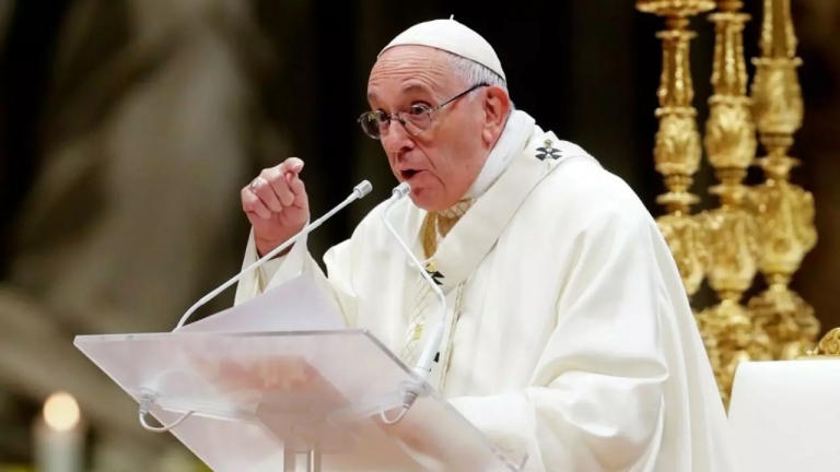 El Papa contrapone el «realismo teologal» de los Reyes a la «mundanidad» que llama «la atención de la masa»