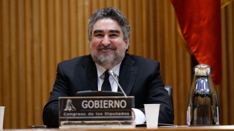 Escritores y periodistas piden a Cultura que respalde la «defensa de los derechos de autor»