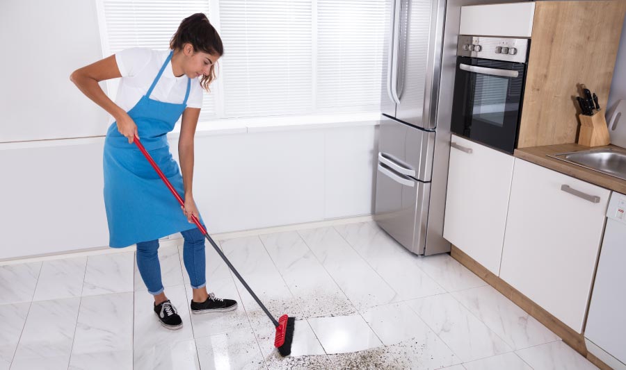 Limpiar Los Azulejos De La Cocina