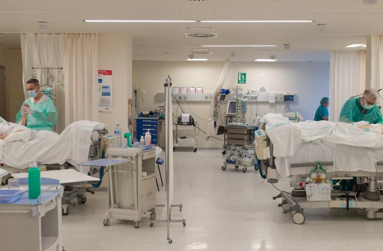 Los hospitales de Castilla-La Mancha superan los mil pacientes COVID