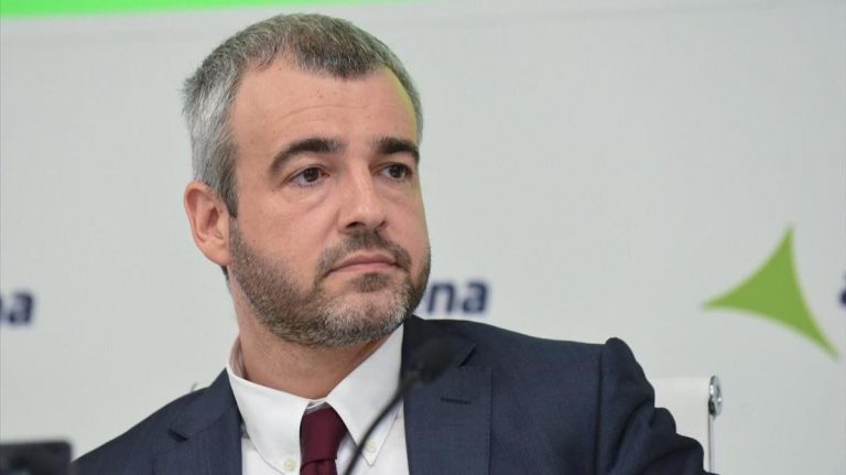 Aena lamenta los «bulos» que «mancillan» el prestigio de una infraestructura estratégica española