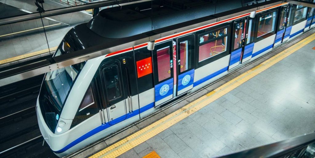 El Motivo Por El Que No Puedes Llevar Globos Metálicos En El Metro De Madrid