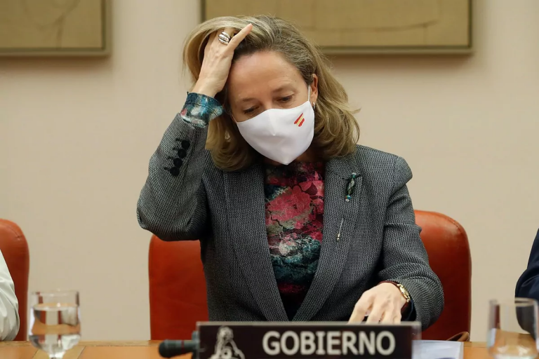 Calviño: Díaz no debe quitar importancia a la subida del SMI