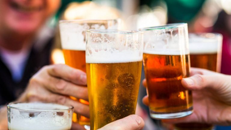 Cervezas con ingredientes «controvertidos» que no deberías beber