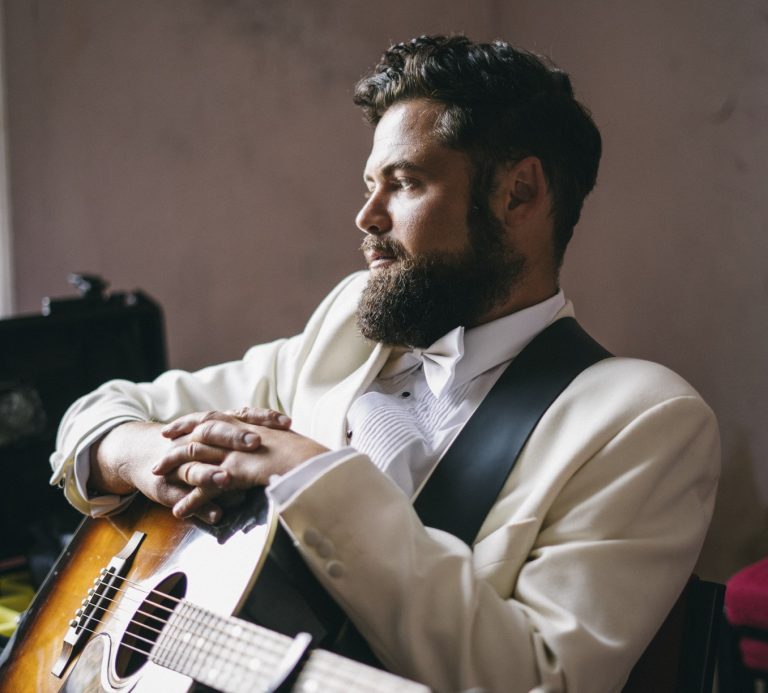Passenger presenta «Songs for the drunk and broken hearted»