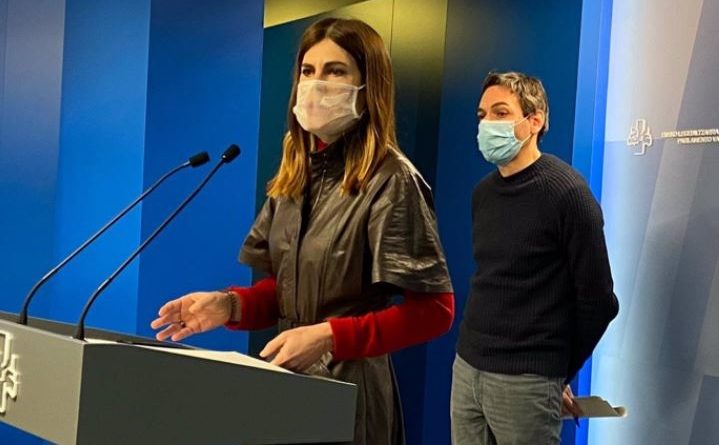 Podemos Euskadi propone comisión de investigación sobre el «escándalo» de las vacunaciones