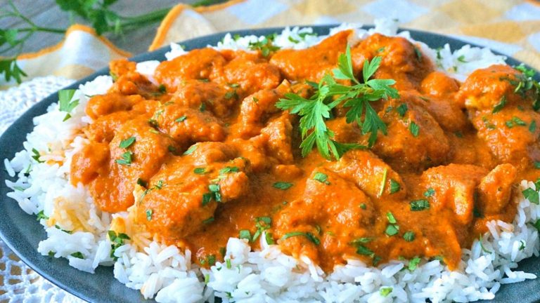 Pollo con curry y canela: la delicatessen que puedes hacer en menos de 30 minutos