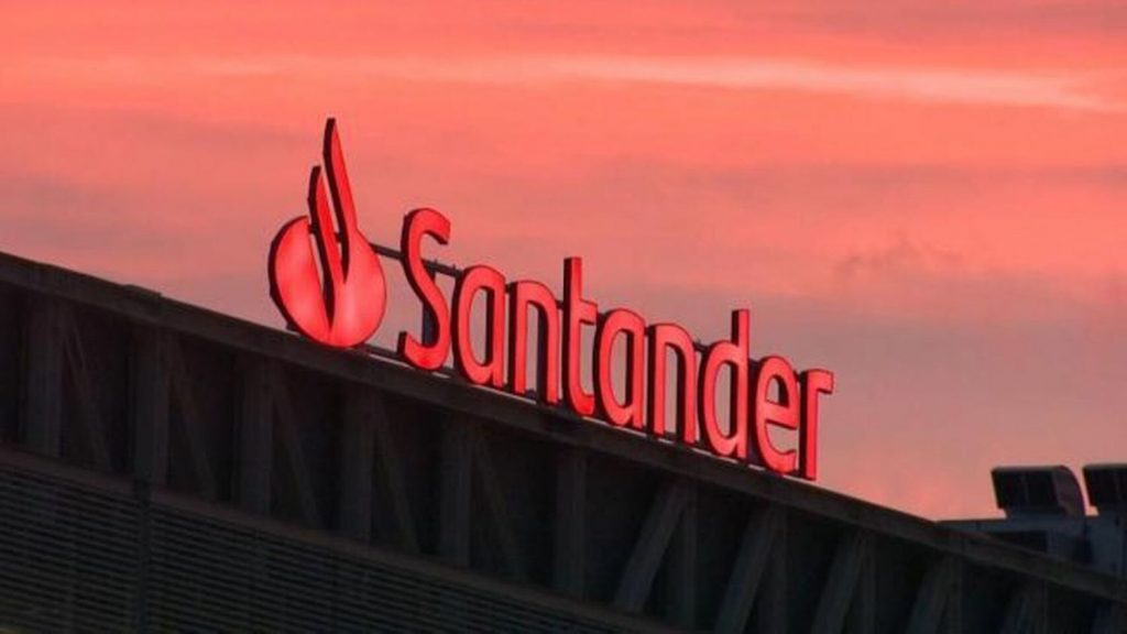 Bbva, Lacaixa, Santander... Estas Son Las Comisiones Que Te Cobra Tu Banco Por Tener Una Cuenta