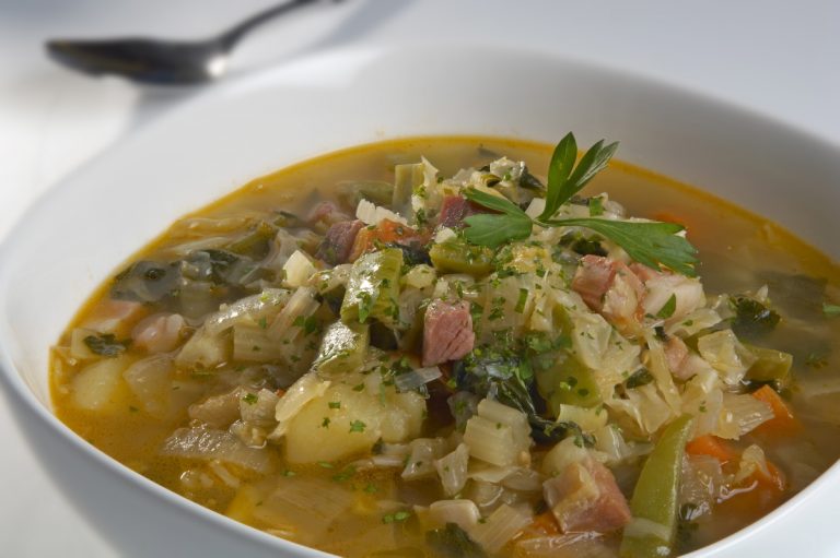 Sopa huertana: así se prepara el mejor plato de cuchara con verduras y hortalizas
