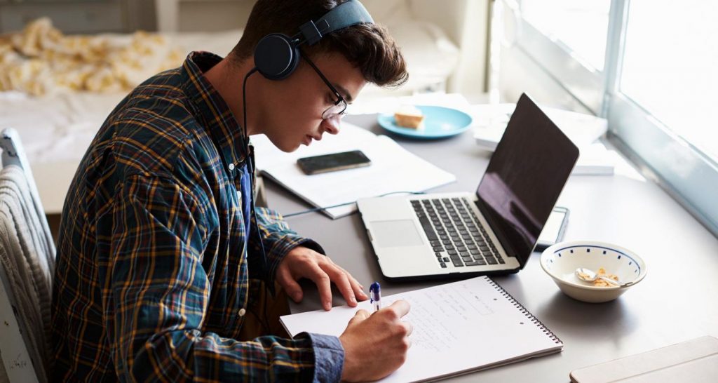 Tienes Que Mantenerte A Tono Con Los Estudios