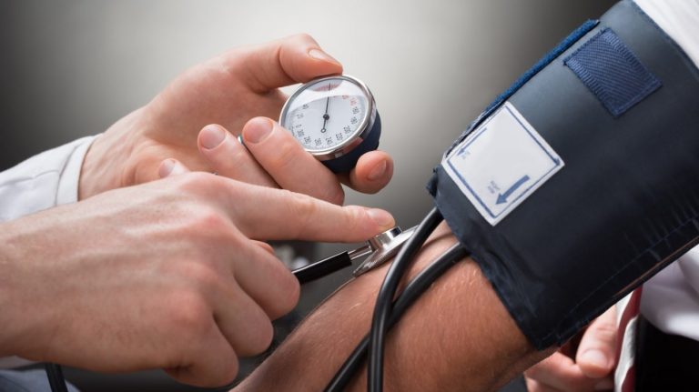 Los tratamientos para tratar la hipertensión son compatibles con la Covid-19