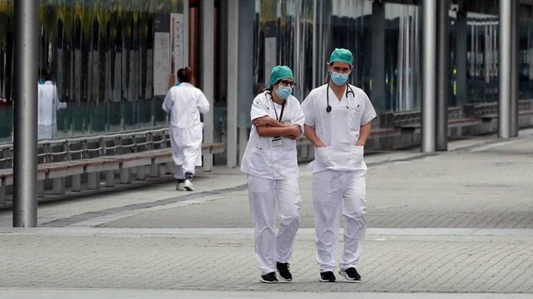 Los usuarios contagiados en residencias gallegas repuntan de nuevo hasta los 345