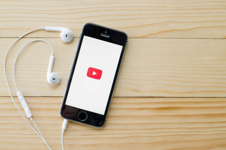 Ahorra batería: cómo usar Youtube con la pantalla del móvil apagada