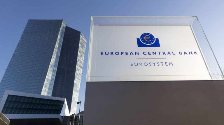 El BCE no exigirá más capital tras una fusión para alentar la consolidación bancaria