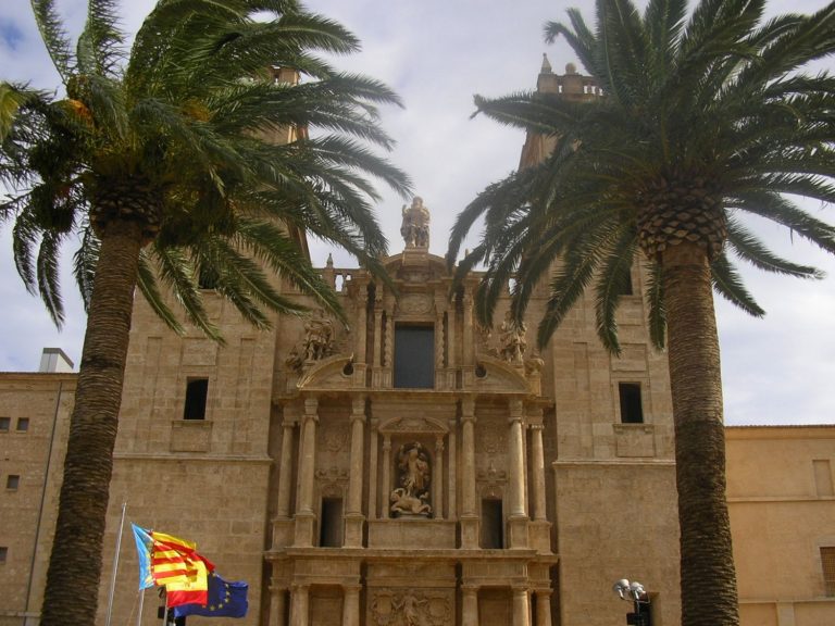 La Biblioteca Valenciana digitaliza 28 cabeceras de diarios del siglo XIX