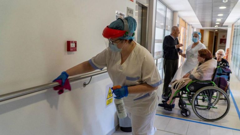 Murcia registra brotes en 4 residencias, con 120 casos en total