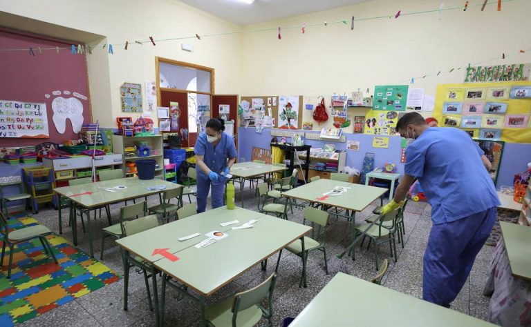 CCOO pide cerrar colegios extremeños por la «elevada» incidencia