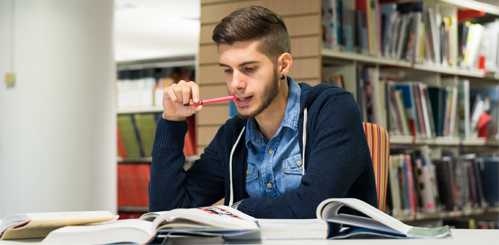 Salir De La Habitación Para Estudiar El Examen