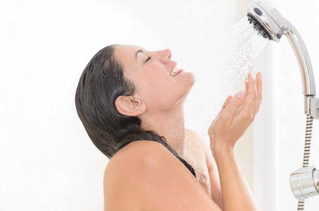 Cuidado Con Las Duchas De Agua Caliente Y Cómo Afectan A Tu Piel.