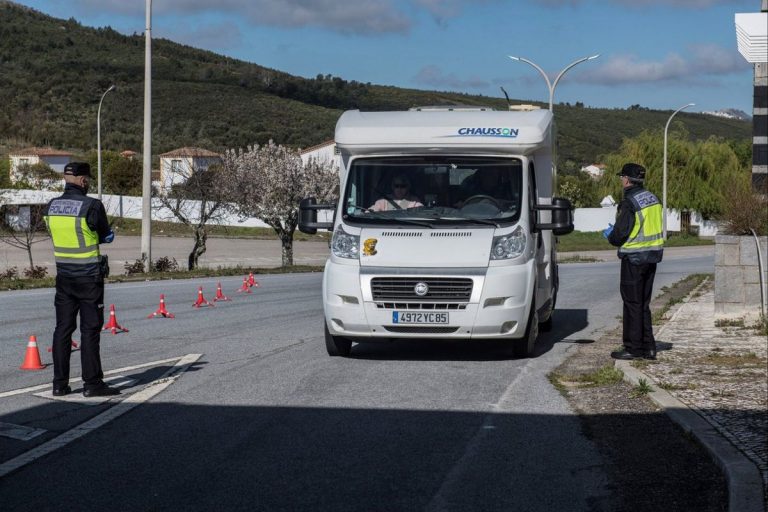 El consejero de Sanidad de Extremadura no descarta un encierro «completo»