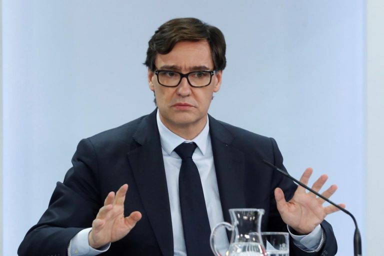 El PP vuelve a reclamar la dimisión de Illa: «O ministro o candidato»