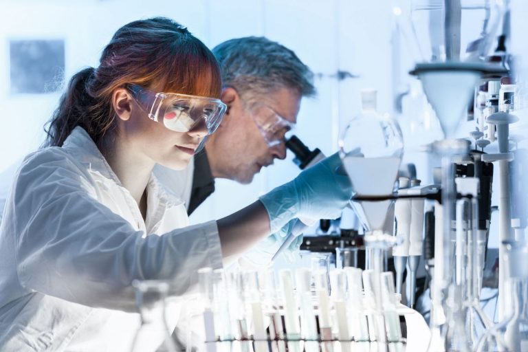 La investigación contra el cáncer no ha parado en 2020: 12 avances conseguidos