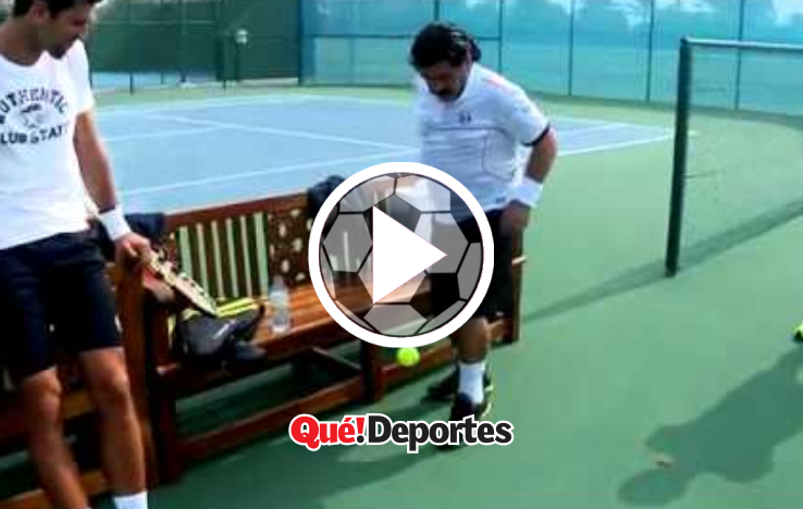 Hasta con una pelotita de tenis hacía magia