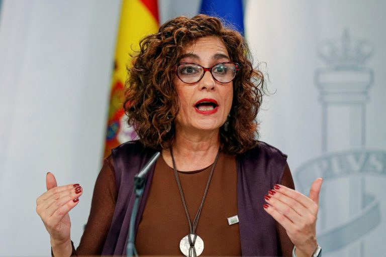 Hacienda elevará impuestos especiales y replanteará el sistema de módulos