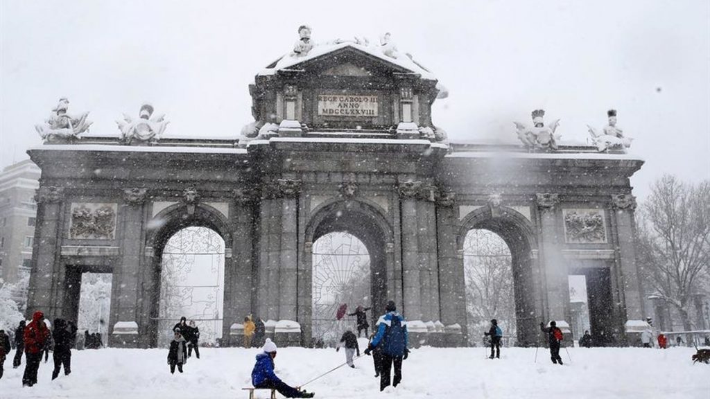 Puerta de Alcalá Nevada Madrid