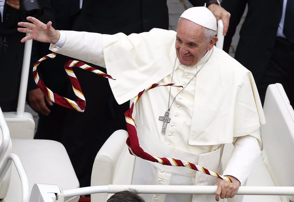 La famosa fumata blanca: ¿cómo se sabe que ya hay Papa?