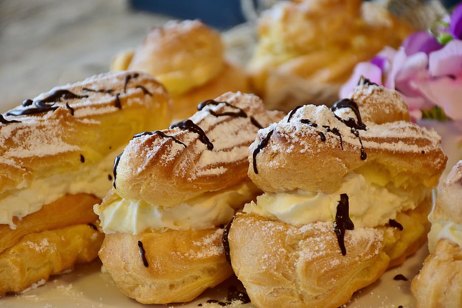 Pastelitos Rellenos De Crema