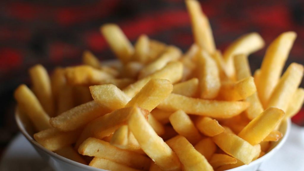 Ricas Patatas Fritas Perfectas: Tiernas Por Dentro Y Crujientes Por Fuera