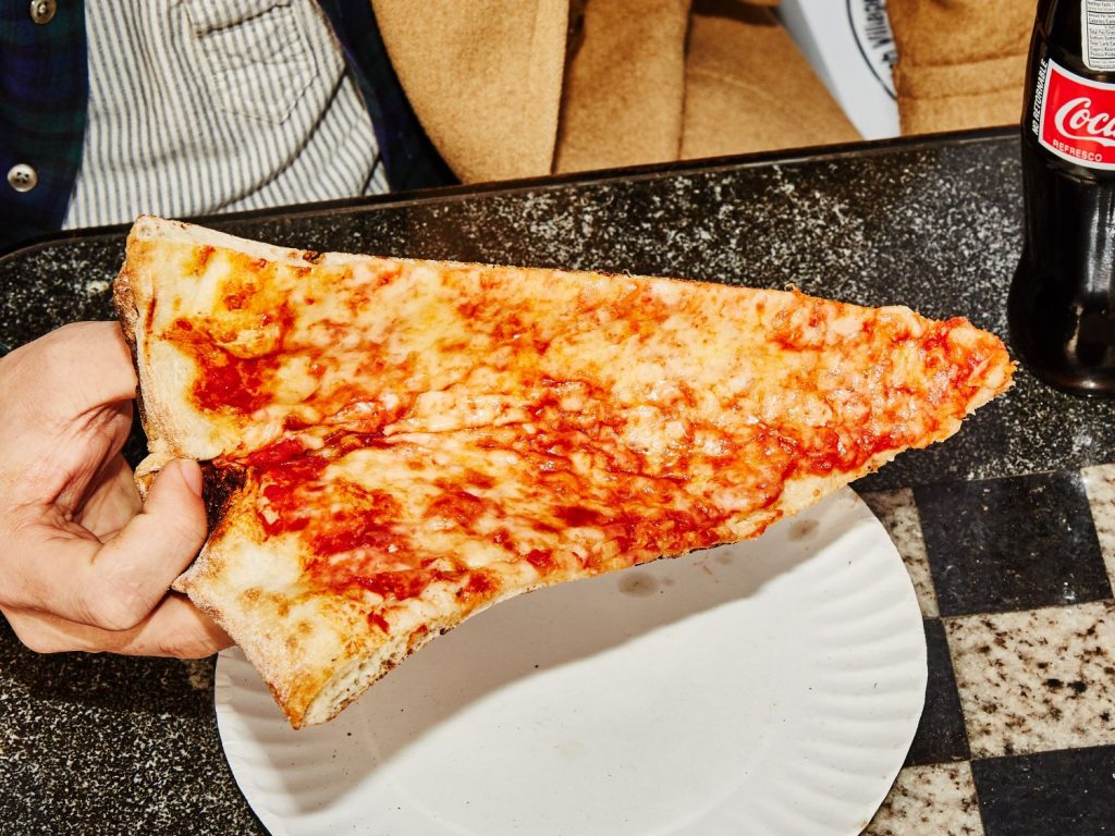 El Truco Para Calentar Dos Pizzas A La Vez En Una Bandeja Del Horno