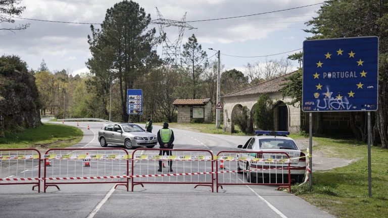 Portugal cierra durante dos semanas su frontera con España