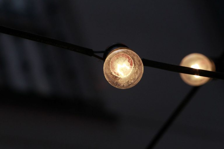 El precio de la luz se dispara un 75% en la primera quincena de enero