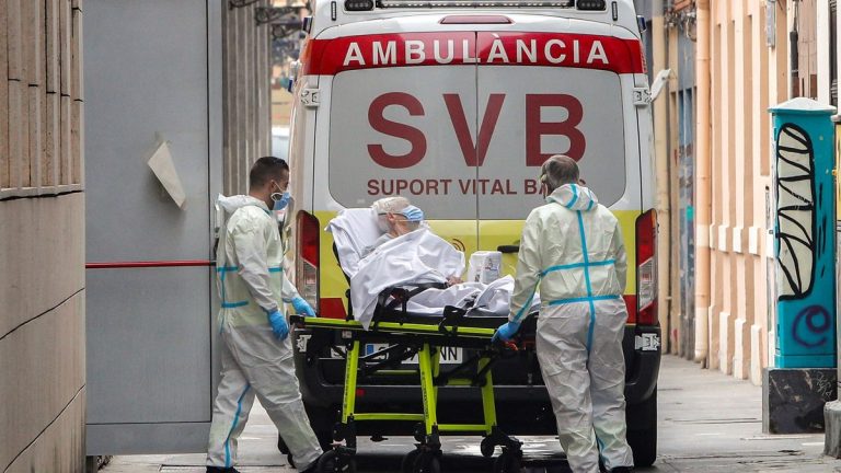 C.Valencia restringe las salidas de centros residenciales