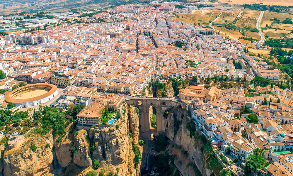Ronda, En Málaga, Es Otro De Los Pueblos Preciosos Del País