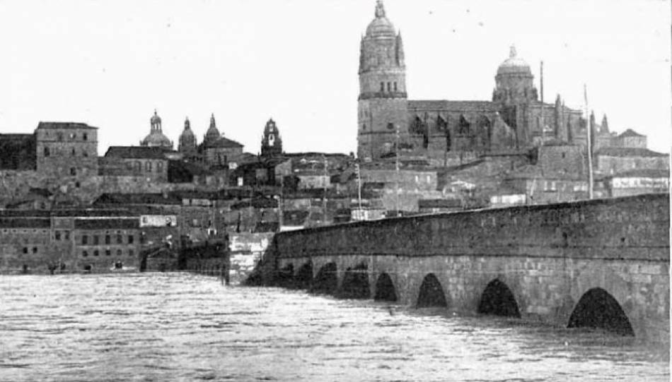 La Riada De San Policarpo No Ha Sido El Único Temporal En El Que Se Ha Desbordado El Río Tormes. Hoy, Filomena Azota Salamanca.