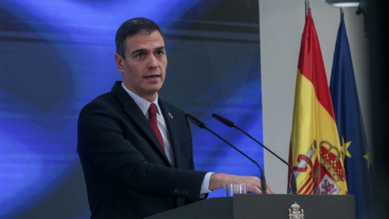 Sánchez asegura que la recuperación turística pasa por la vacunación «total y masiva»