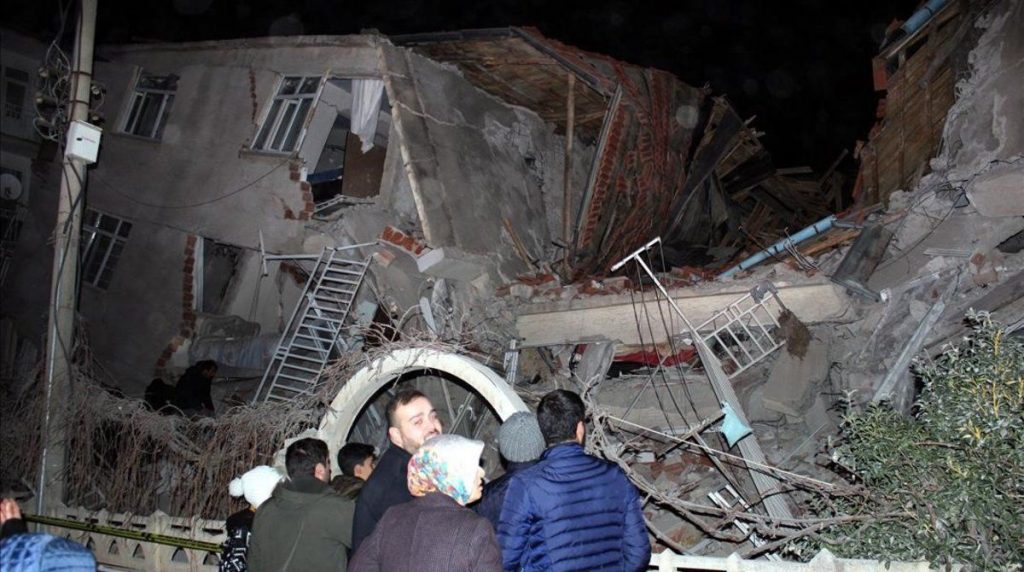 Los Desprendimientos Después De Un Terremoto Pueden Ser Muy Peligrosos.