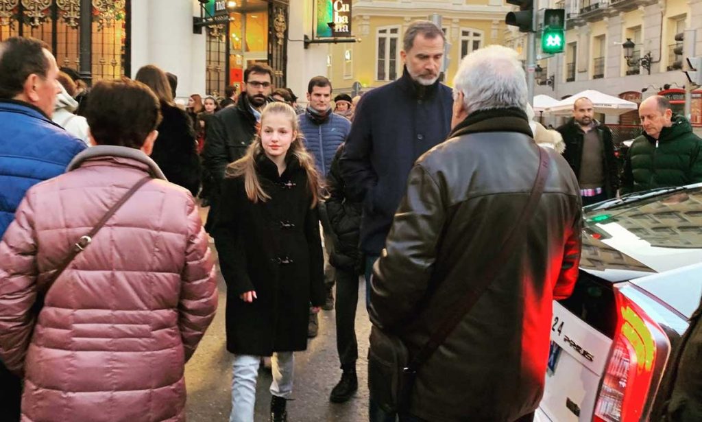 ¡Le Roban! Las Veces Que Leonor Y Sofía Han Llevado Ropa De Letizia