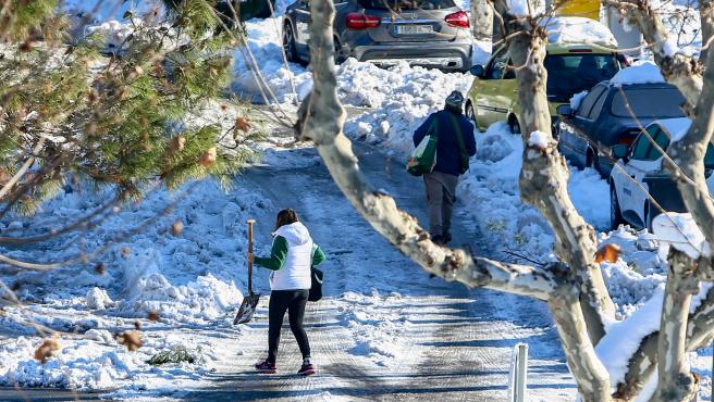 Las Inclemencias De La Nieve Y El Hielo