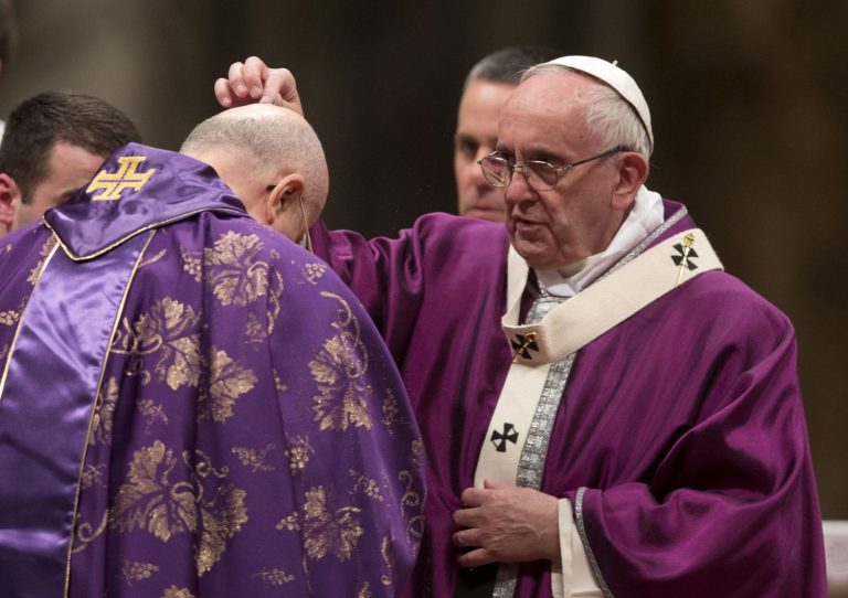 El Vaticano cambió el rito del miércoles de ceniza y lo adaptó a la pandemia