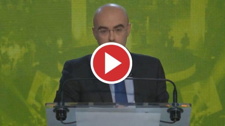 Vox ve «obsceno» que Casado publique «fotos de postureo»