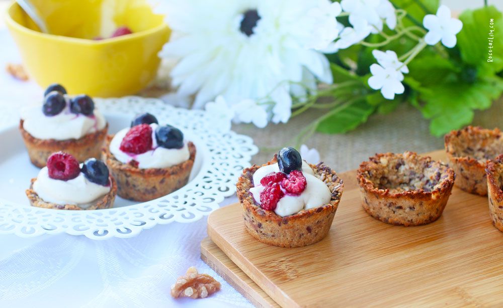 Elaboración De Tarta De Granola, Yogur Y Frutos Secos