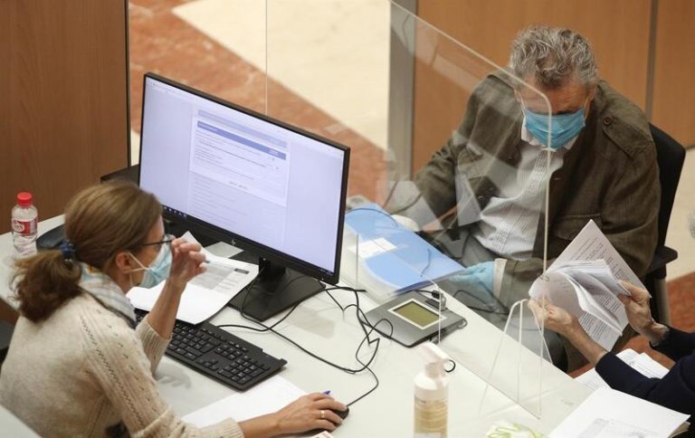 Hacienda lanzará una herramienta informática para predecir errores en la declaración